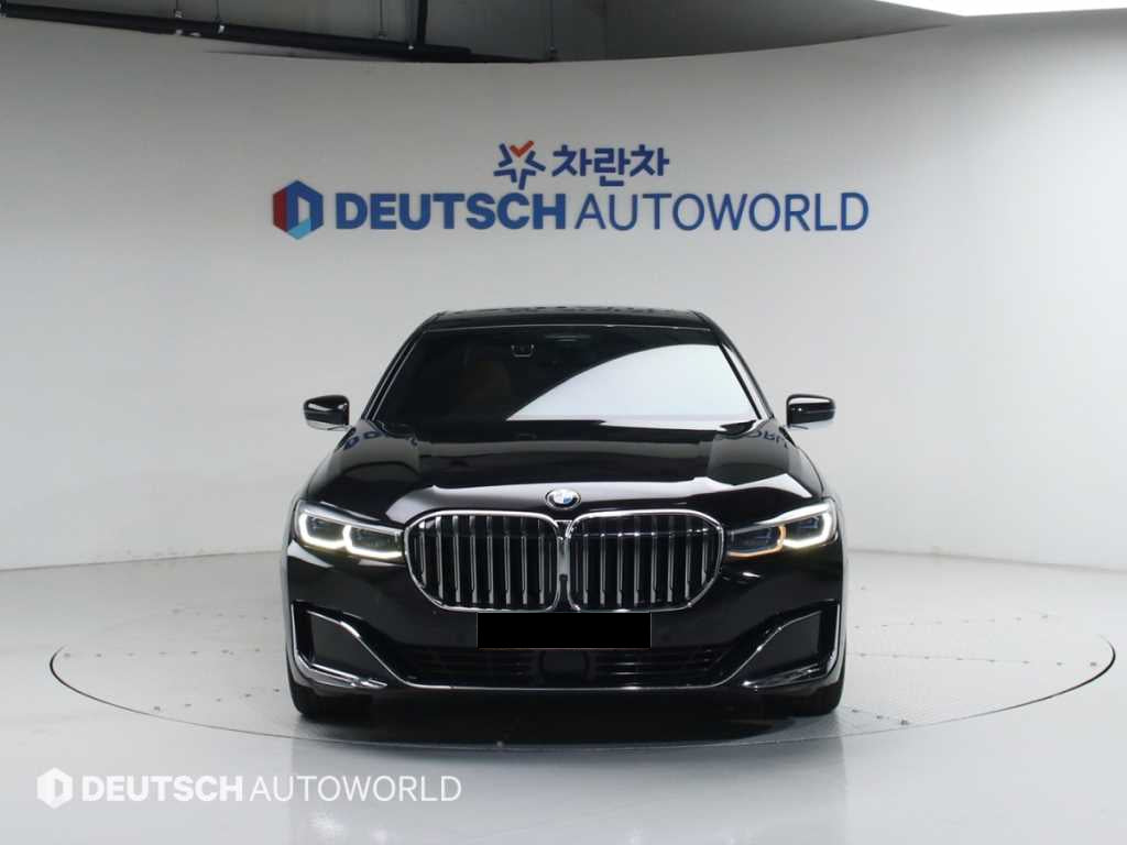 BMW 7-Series — photo 03