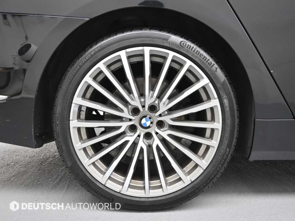 BMW 7-Series — photo 05