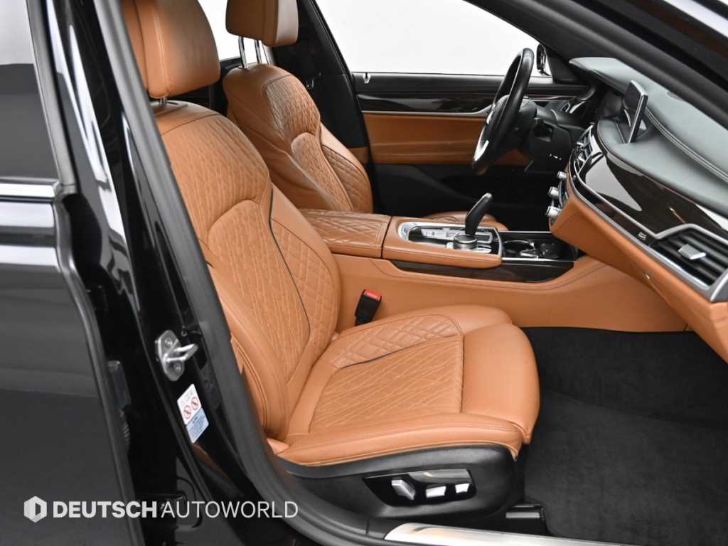 BMW 7-Series — photo 10