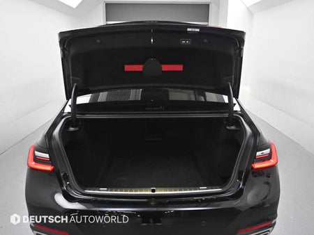 BMW 7-Series — photo 19