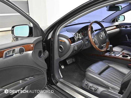 Volkswagen Phaeton — photo 11