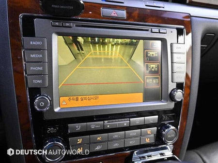 Volkswagen Phaeton — photo 15