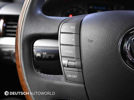 Volkswagen Phaeton — photo 17
