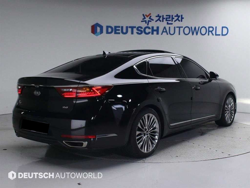 Kia K7 — photo 02