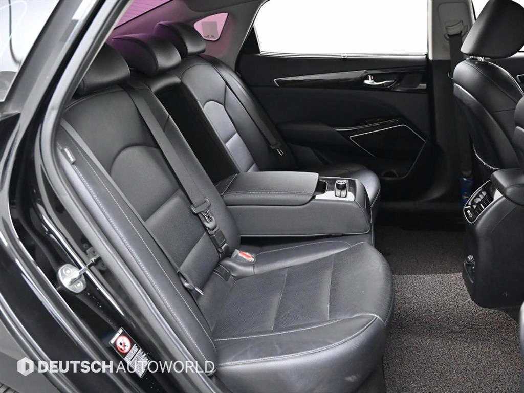 Kia K7 — photo 12