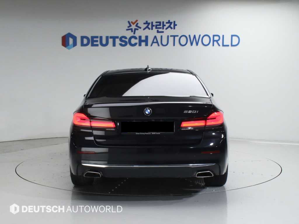 BMW 5-Series — photo 04