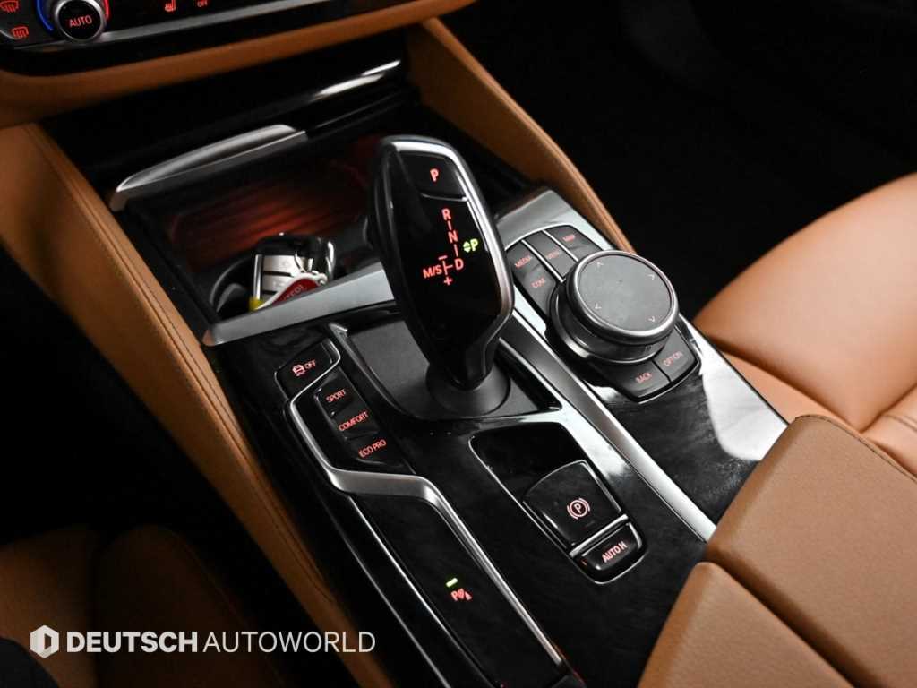 BMW 5-Series — photo 09