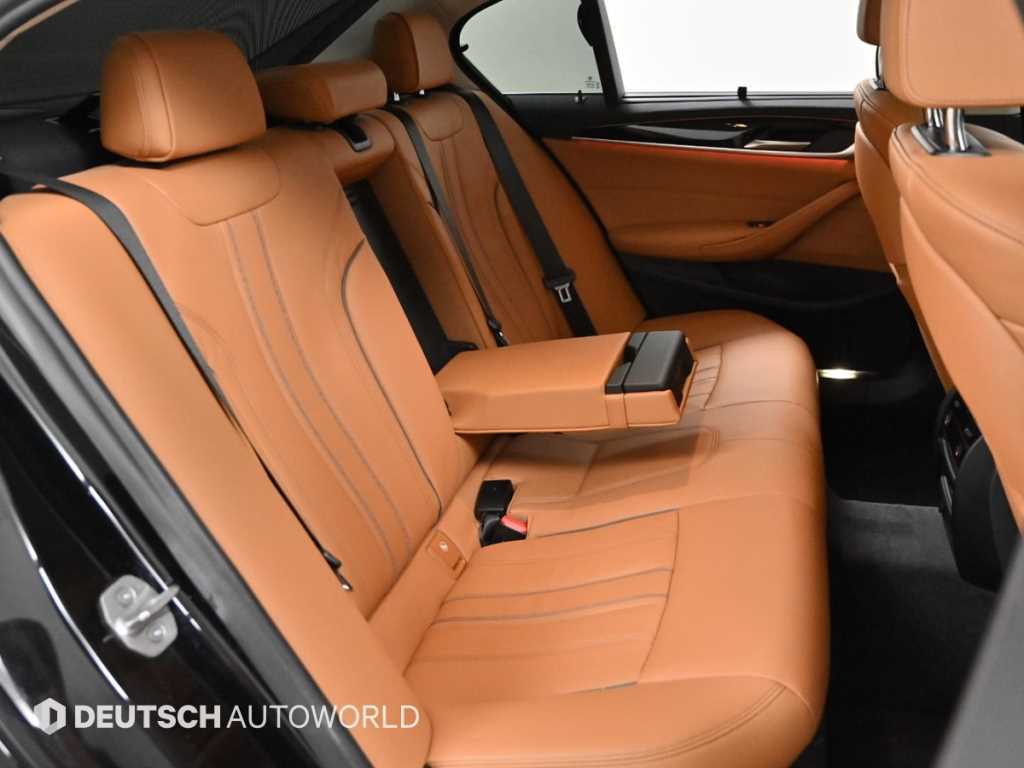 BMW 5-Series — photo 12
