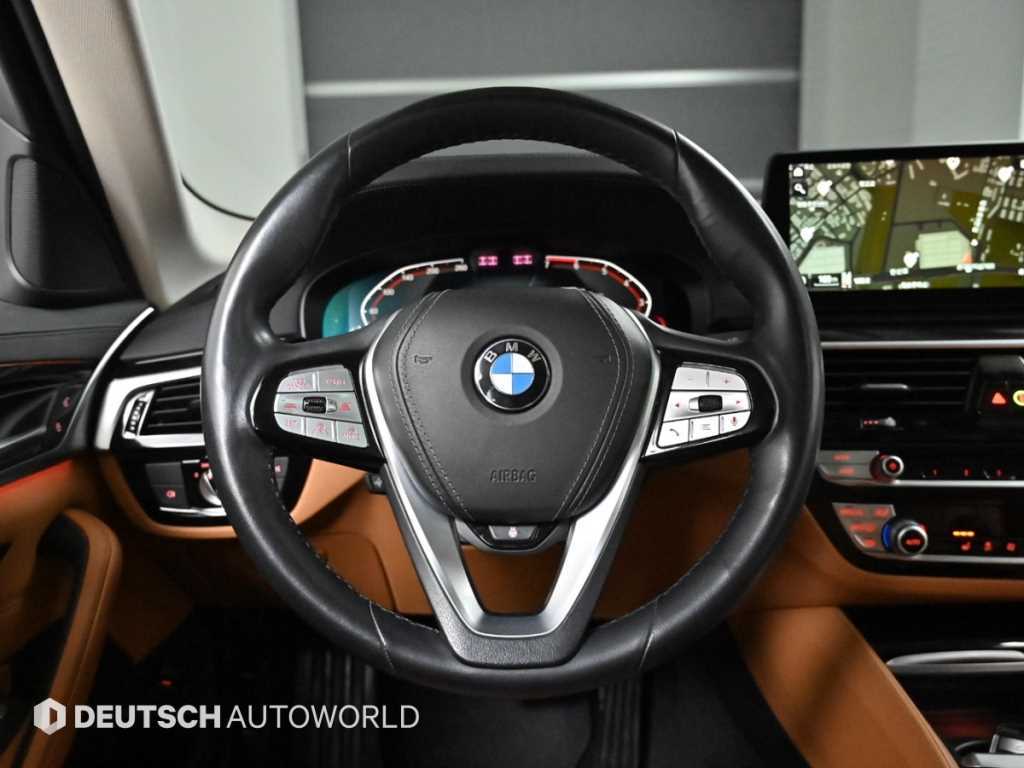 BMW 5-Series — photo 13