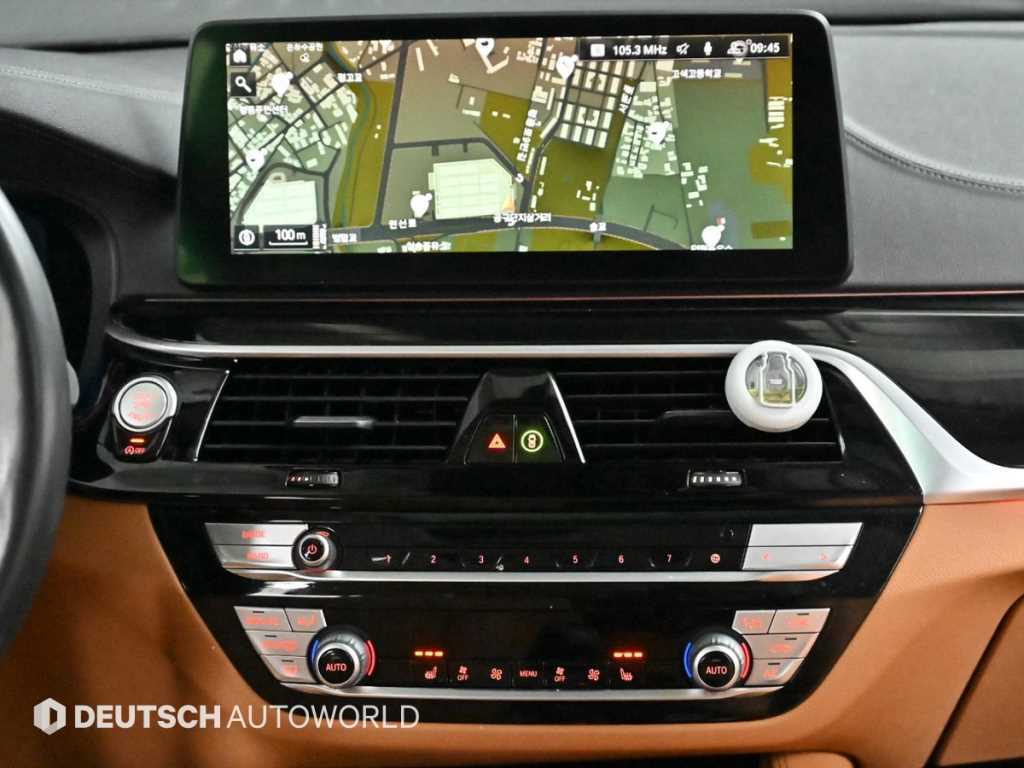 BMW 5-Series — photo 14