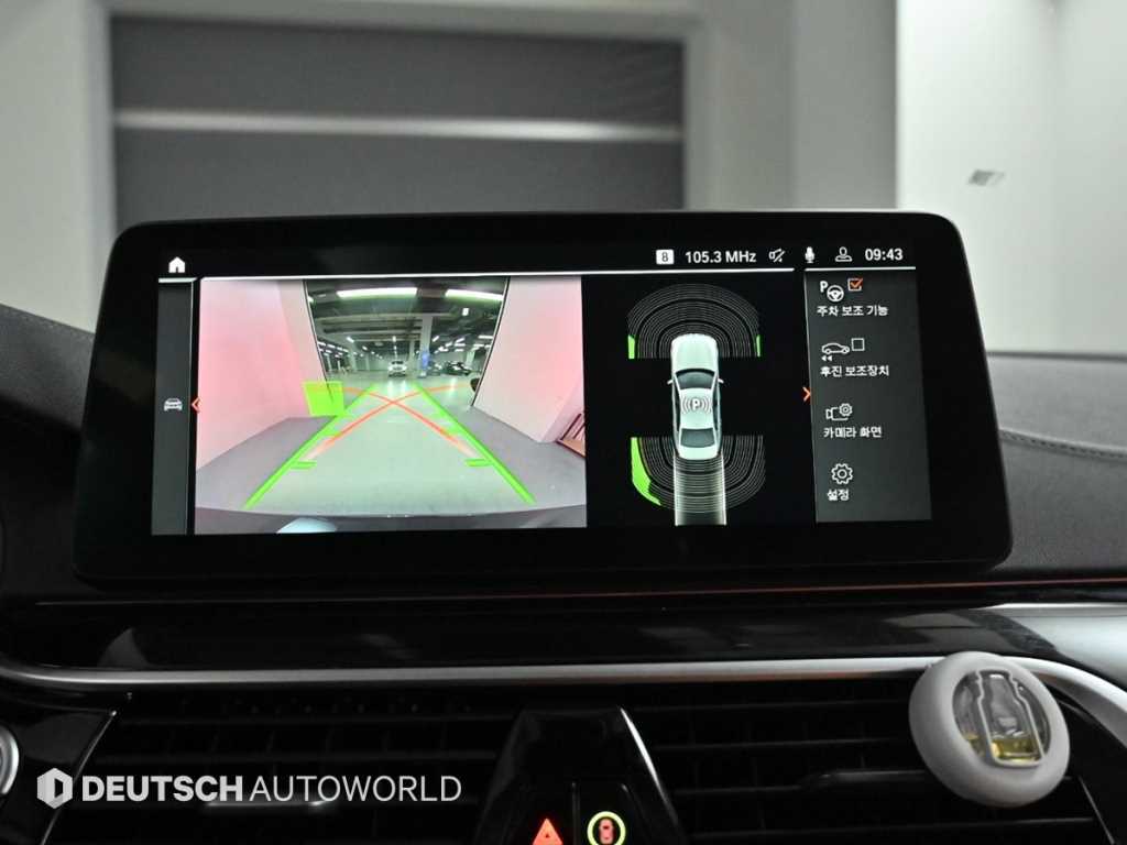 BMW 5-Series — photo 15