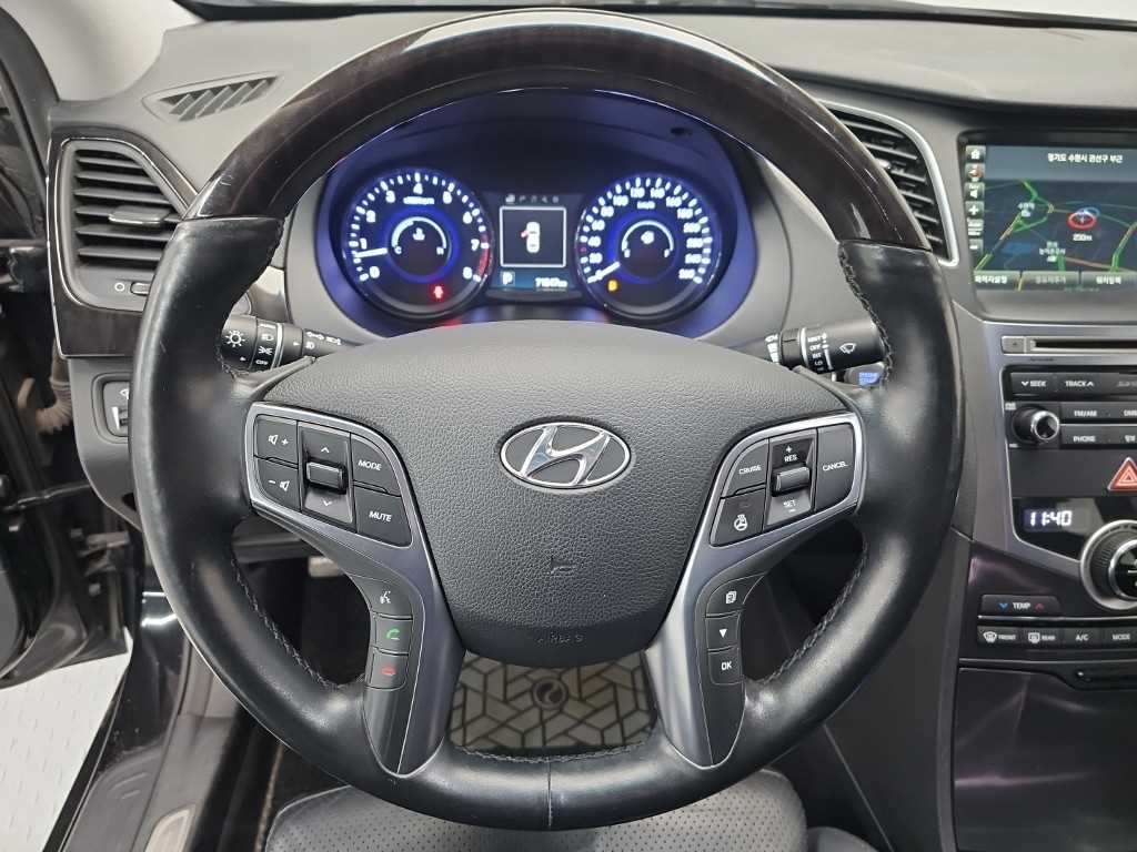 Hyundai Grandeur — photo 11