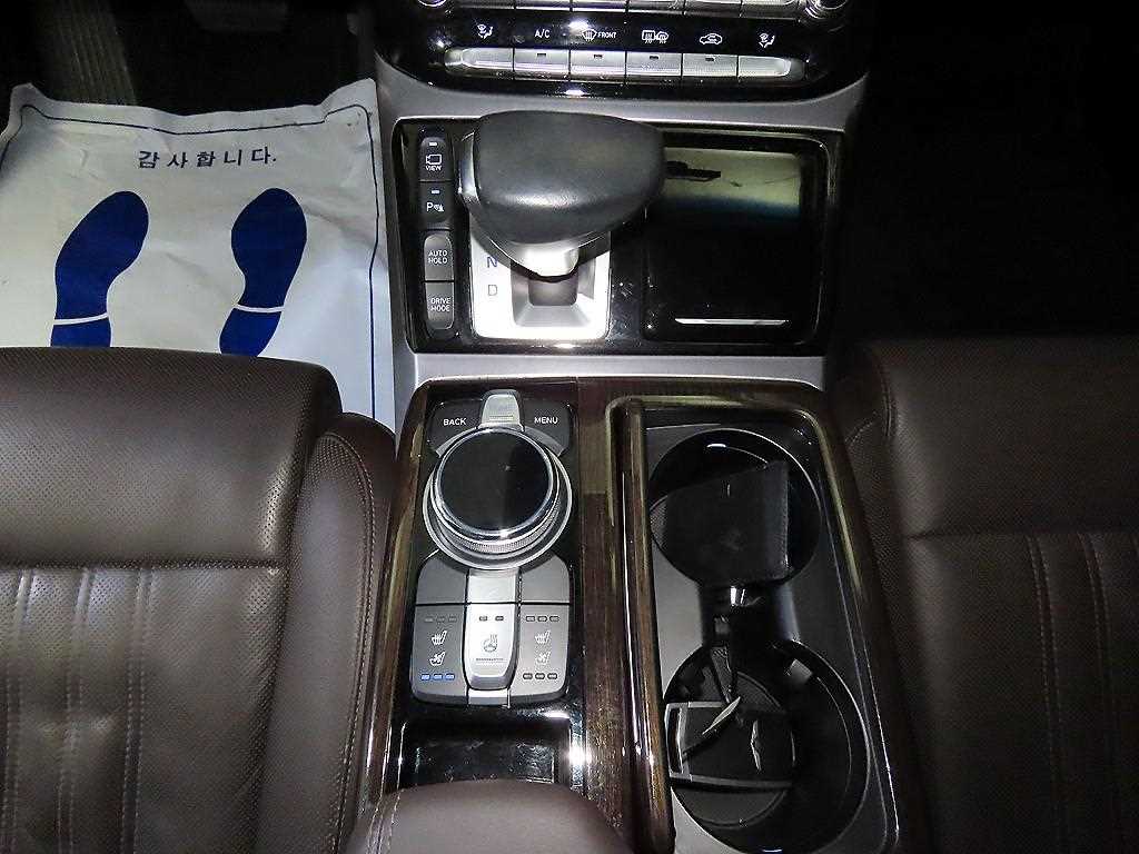 Genesis EQ900 — photo 12
