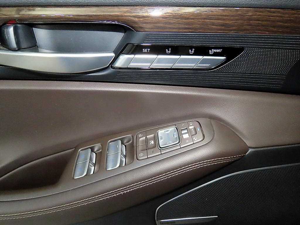 Genesis EQ900 — photo 13