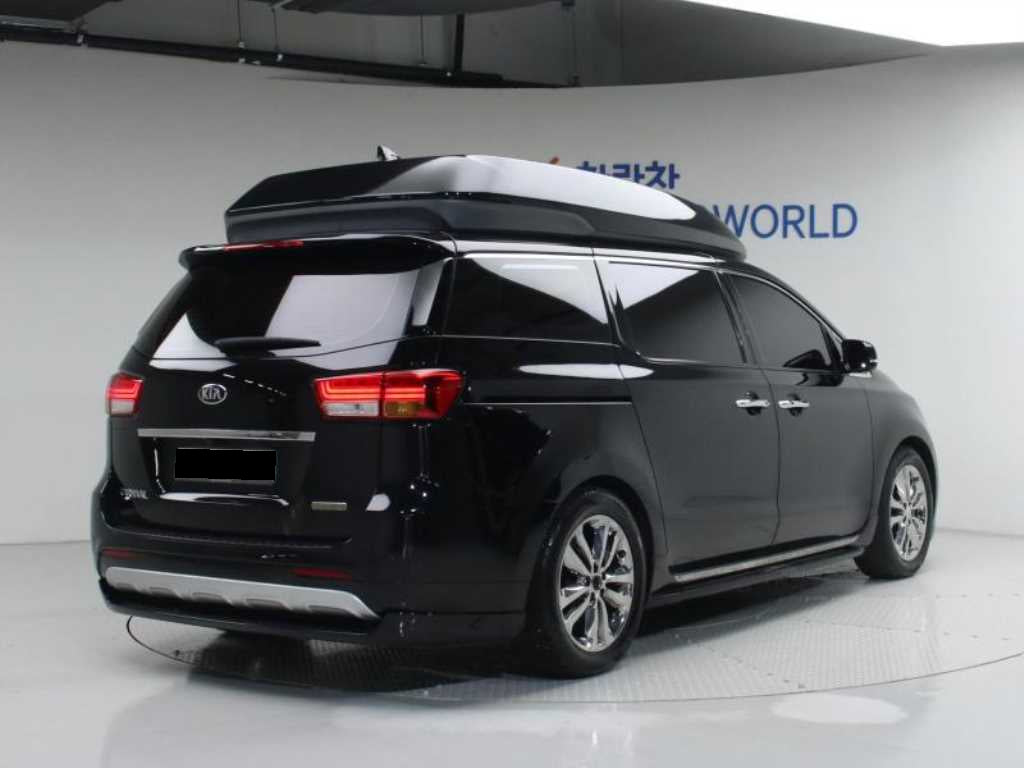 Kia Carnival — photo 03