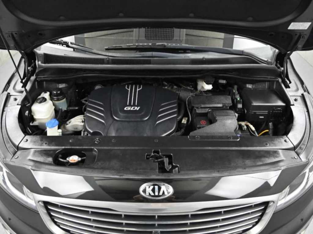 Kia Carnival — photo 07