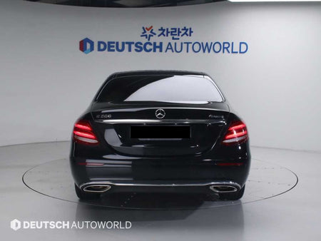 Mercedes-Benz E-Class — photo 04