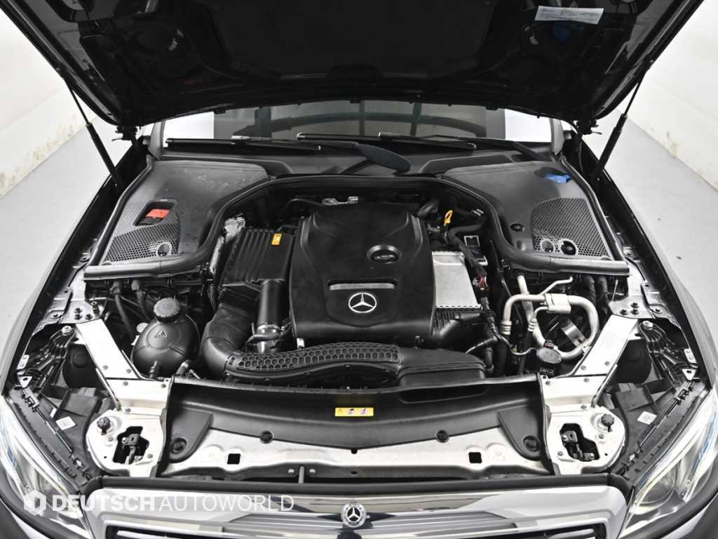 Mercedes-Benz E-Class — photo 06