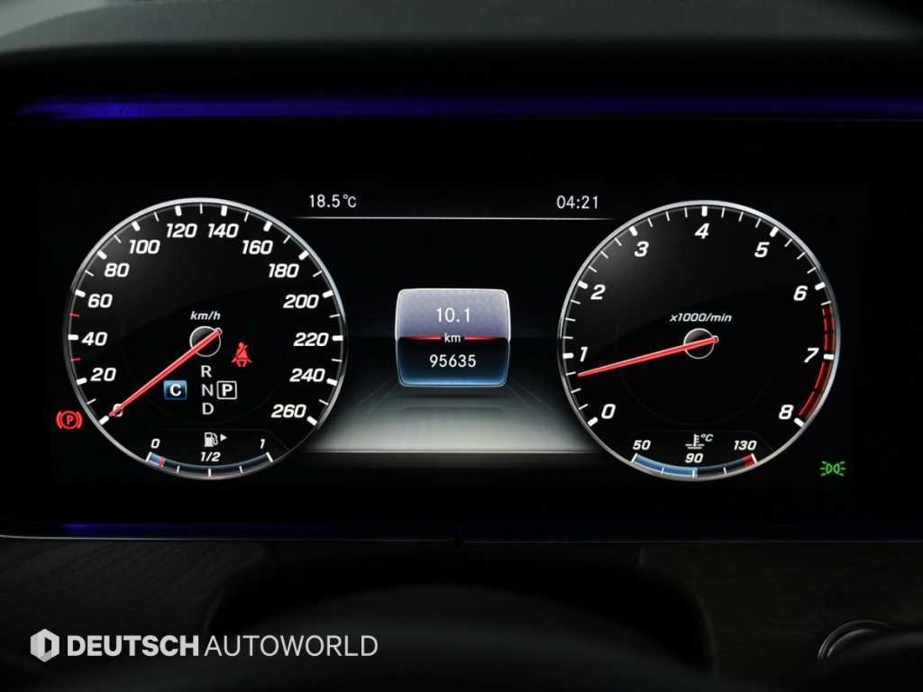Mercedes-Benz E-Class — photo 08