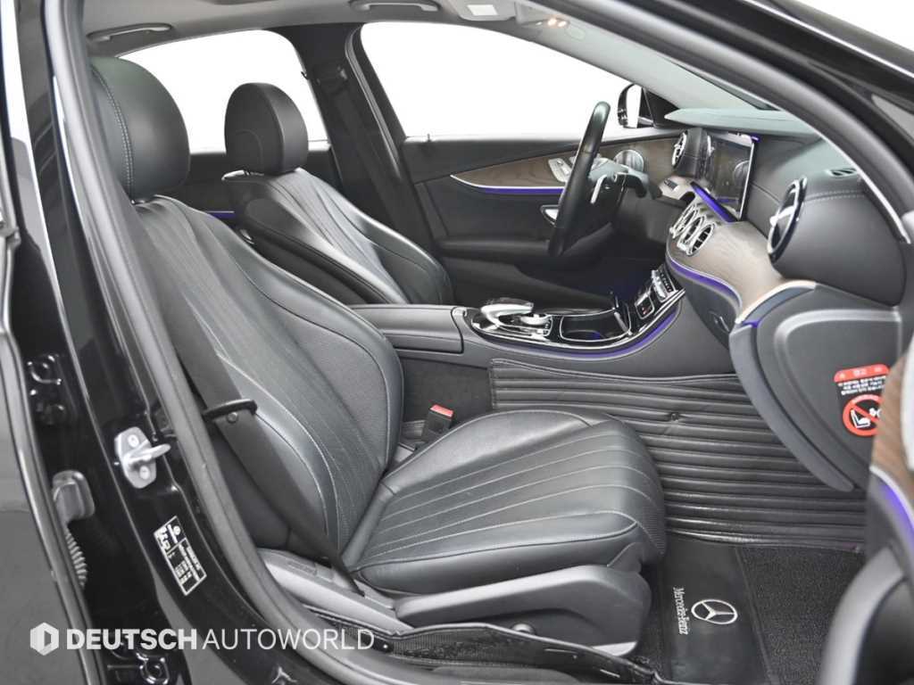 Mercedes-Benz E-Class — photo 10