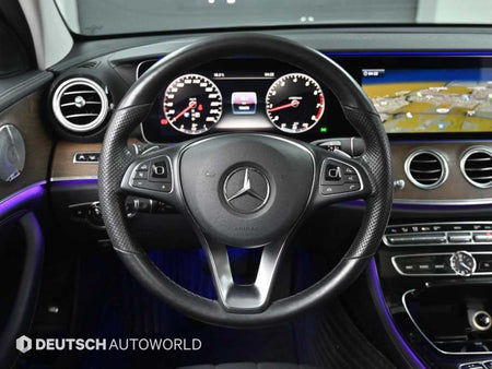 Mercedes-Benz E-Class — photo 13