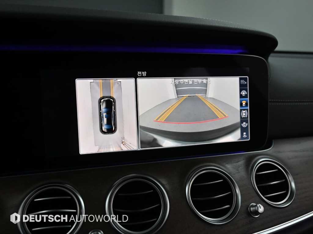 Mercedes-Benz E-Class — photo 15
