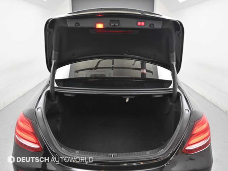 Mercedes-Benz E-Class — photo 19