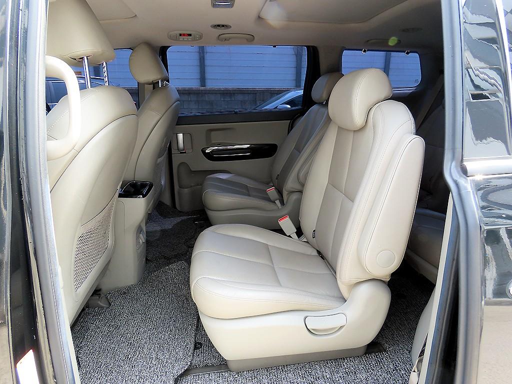 Kia Carnival — photo 06