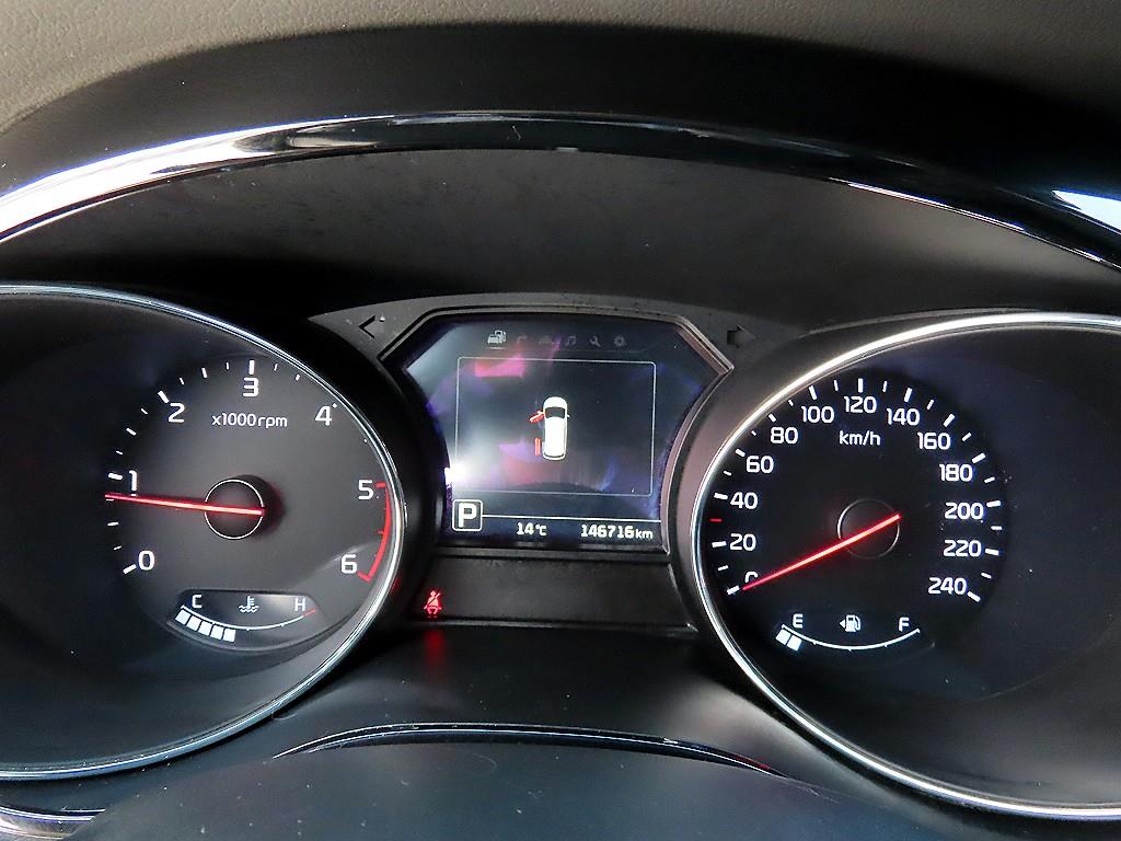Kia Carnival — photo 10