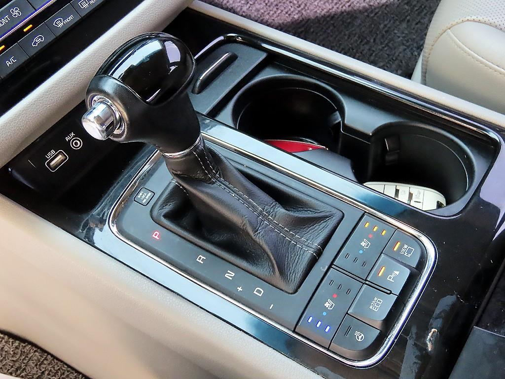 Kia Carnival — photo 12