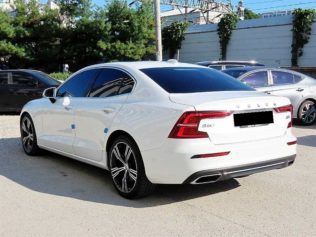 Volvo S60 — photo 03