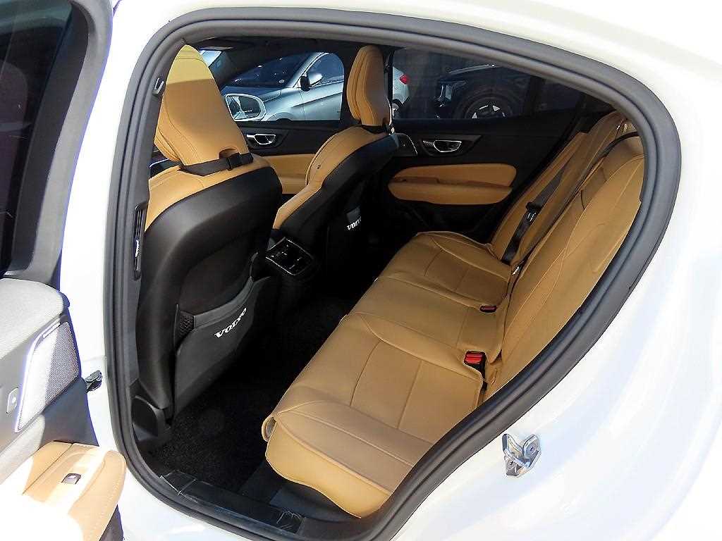 Volvo S60 — photo 06