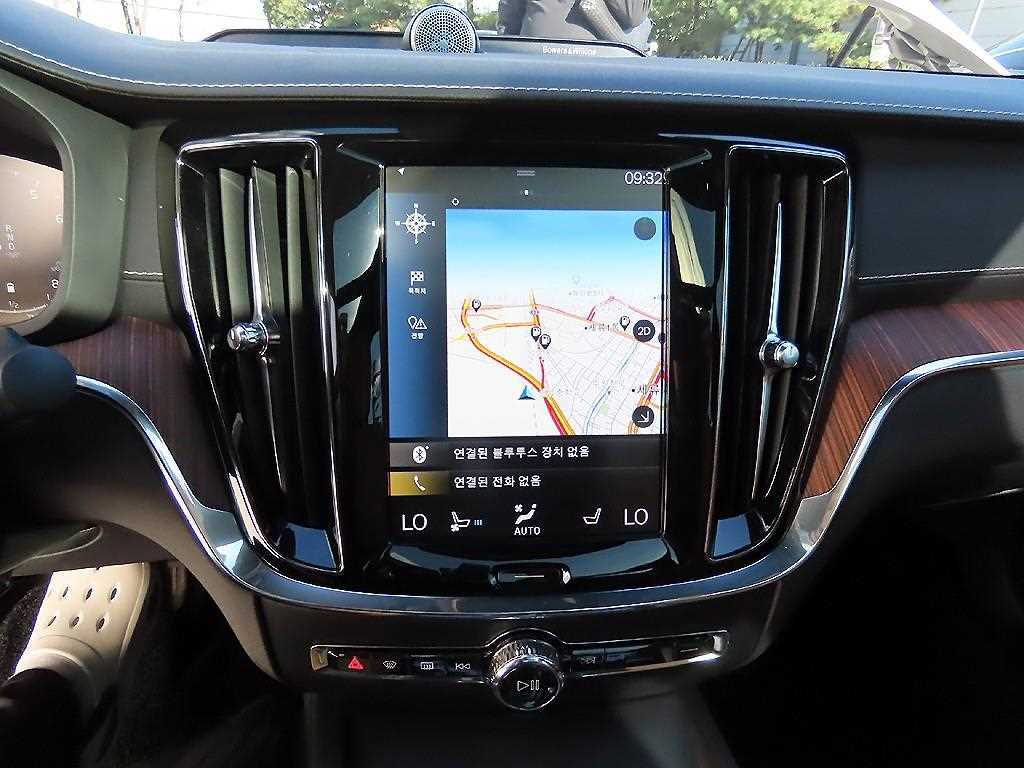 Volvo S60 — photo 13