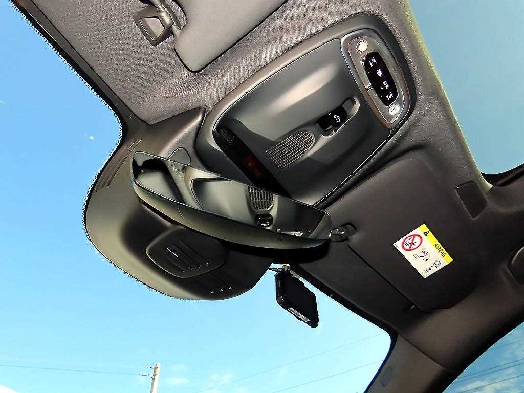 Volvo S60 — photo 15