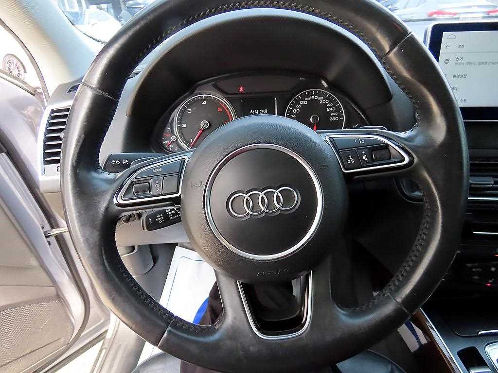 Audi Q5 — photo 08