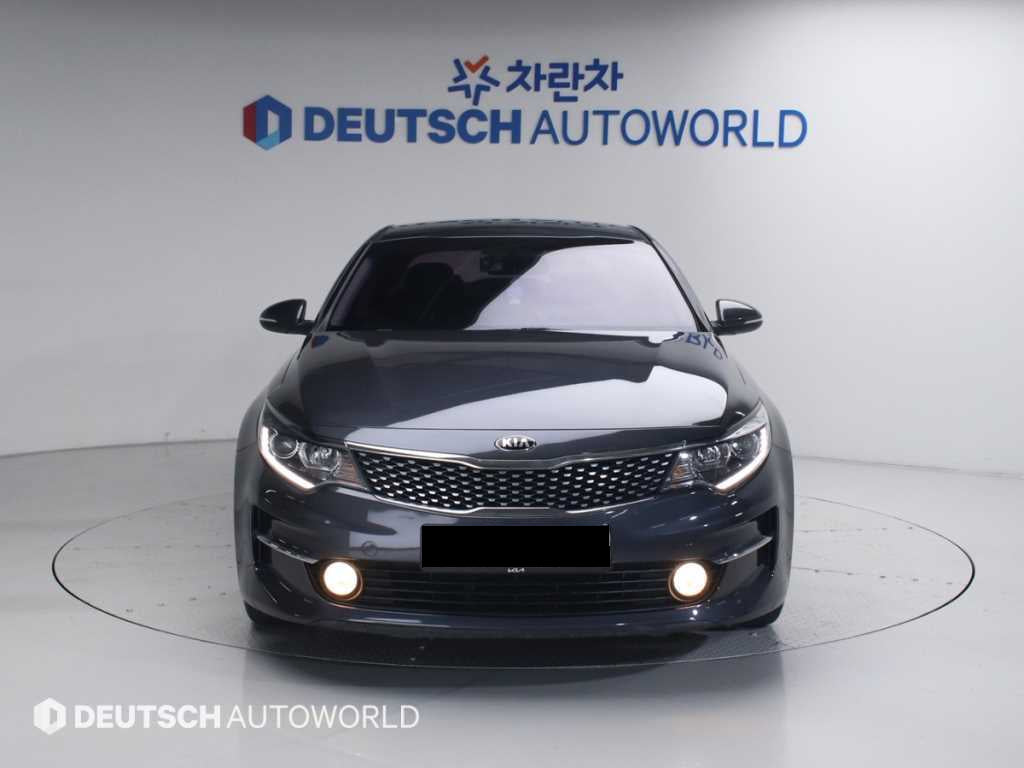 Kia K5 — photo 03