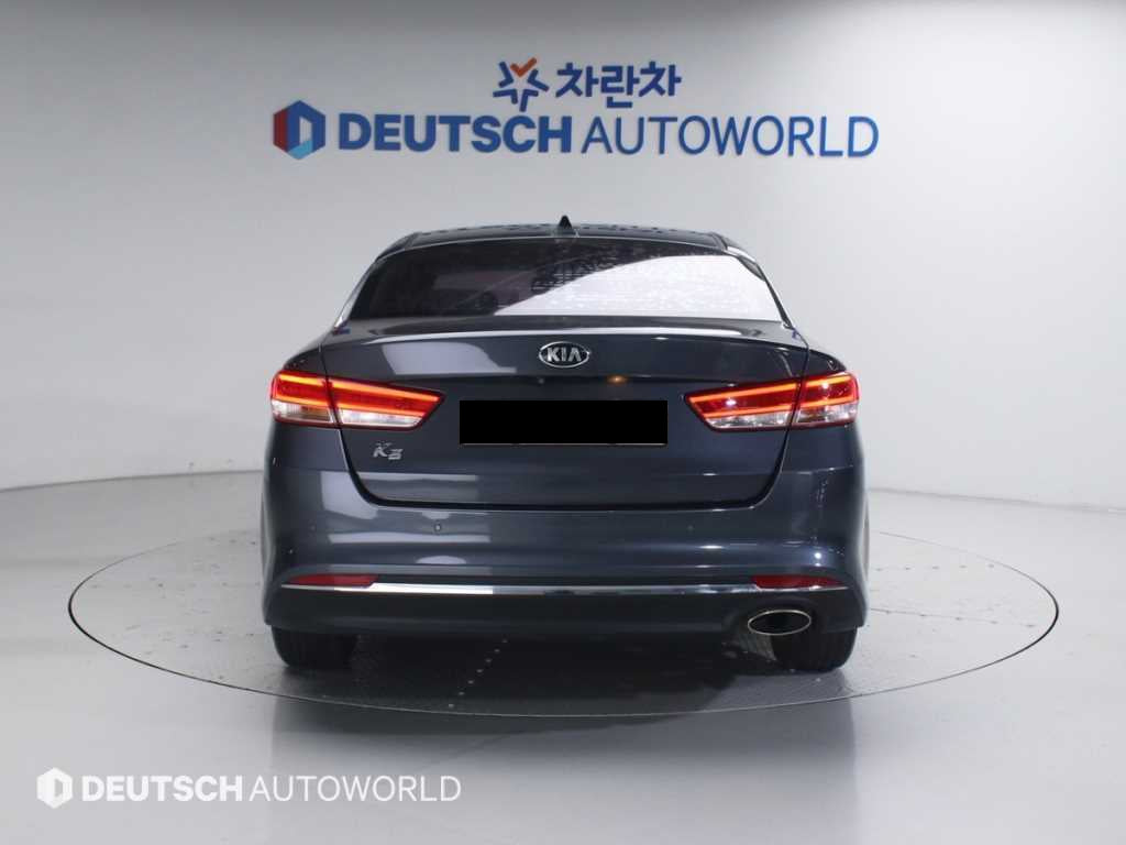 Kia K5 — photo 04