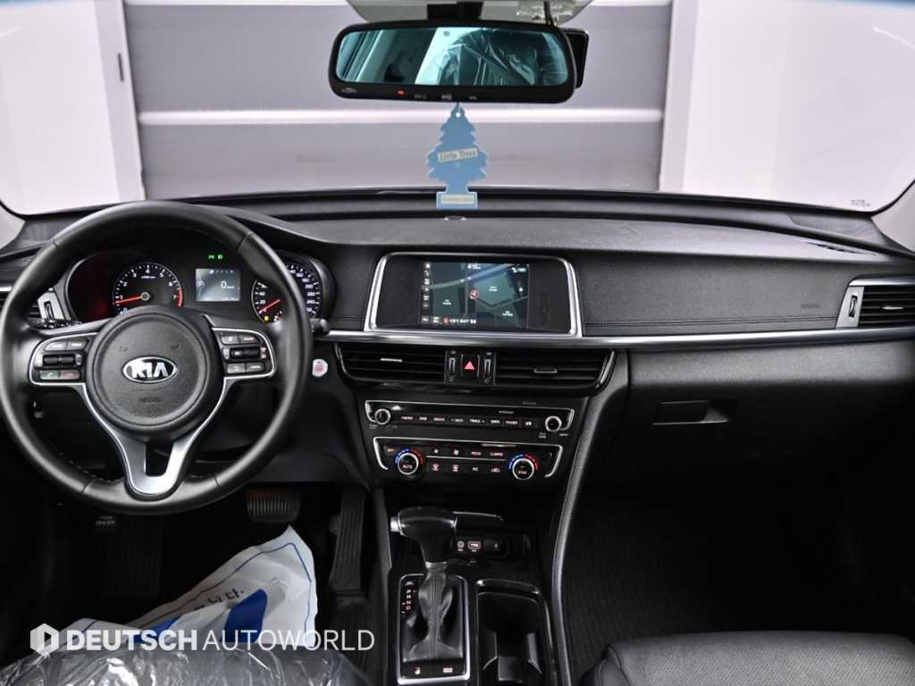 Kia K5 — photo 07