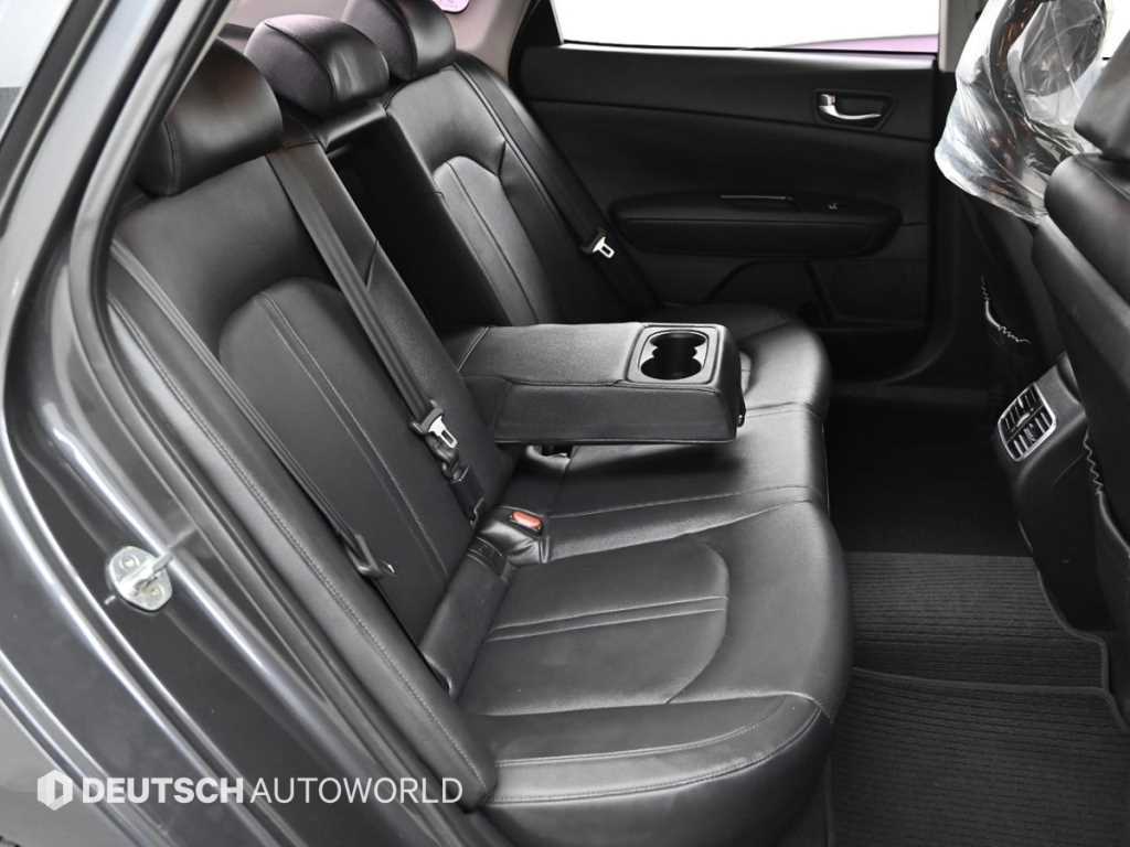 Kia K5 — photo 12