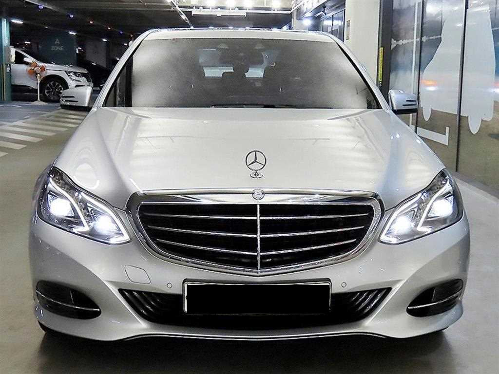 Mercedes-Benz E-Class — photo 02