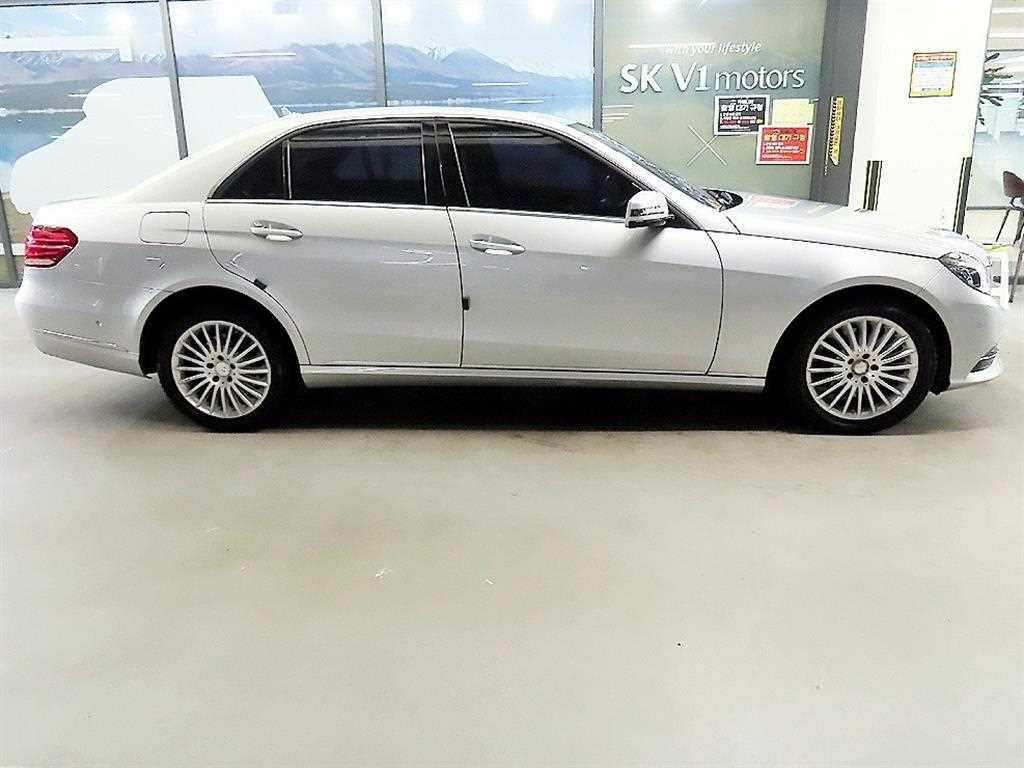 Mercedes-Benz E-Class — photo 03