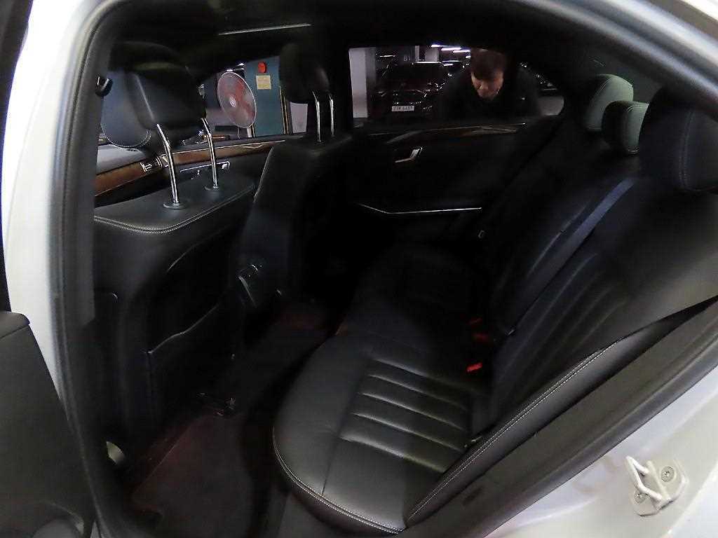 Mercedes-Benz E-Class — photo 07