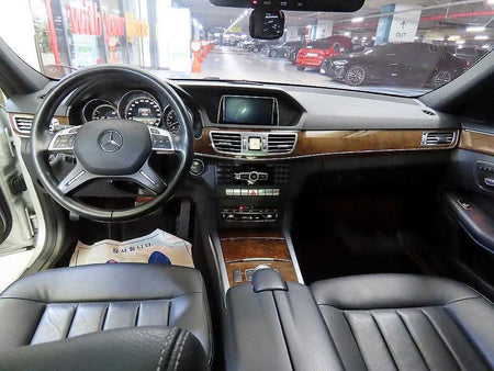 Mercedes-Benz E-Class — photo 10