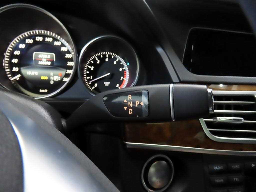 Mercedes-Benz E-Class — photo 12