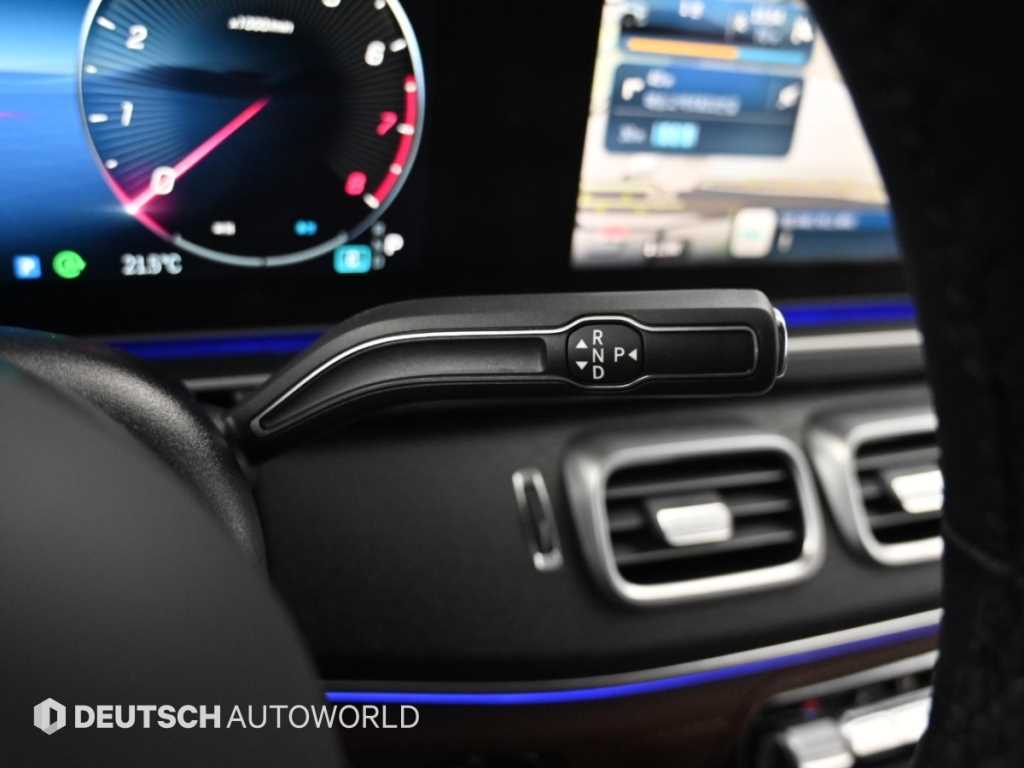 Mercedes-Benz GLS-Class — photo 09