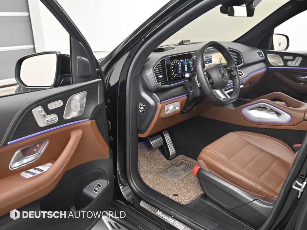 Mercedes-Benz GLS-Class — photo 11