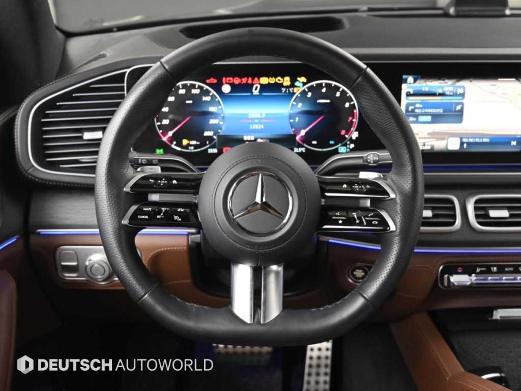 Mercedes-Benz GLS-Class — photo 13