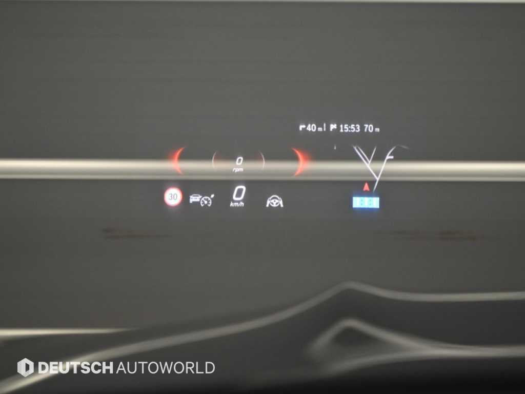 Mercedes-Benz GLS-Class — photo 17