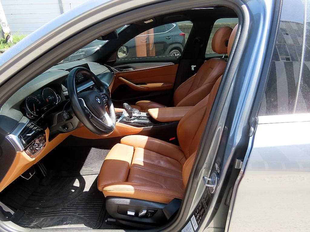 BMW 5-Series — photo 05