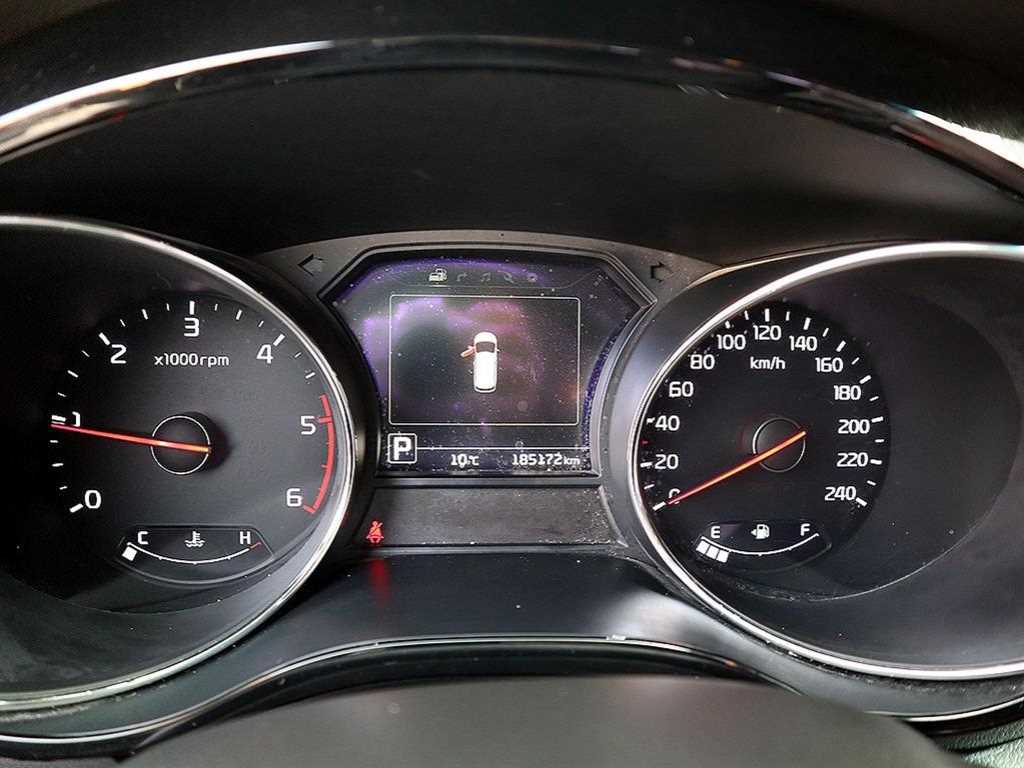 Kia Carnival — photo 09